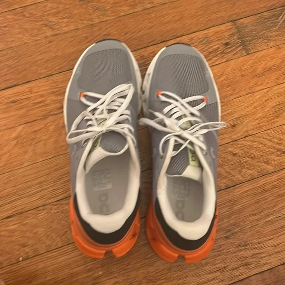 Barely Worn ON CLOUDFLYER Sneakers - Picture 3 of 4